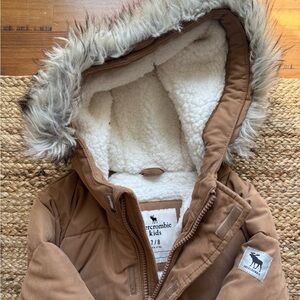 Brown Abercrombie & Fitch Puffer Jacket 7/8